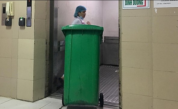Thùng rác nhựa 120 lít đặt tại bênh viện