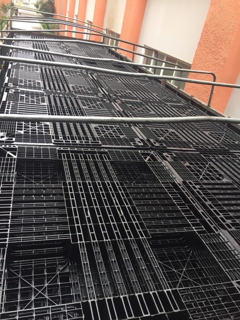 pallet cung cấp bởi khách hàng của NHUAPHATTHANH 01