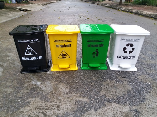 Phân loại thu gom rác y tế theo màu sắc thùng rác