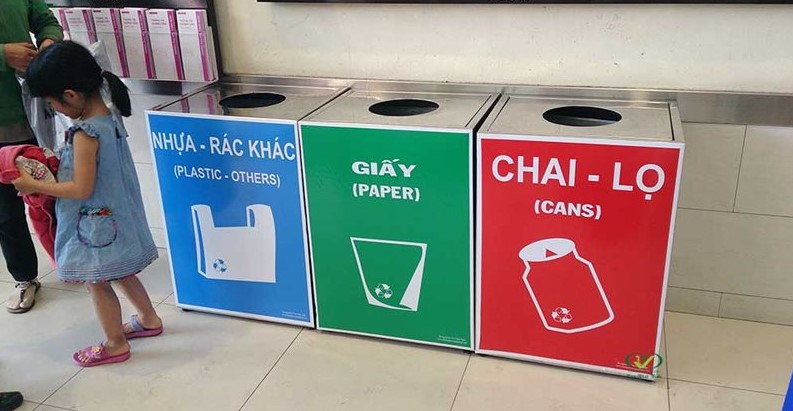 Thùng rác tái chế làm từ inox