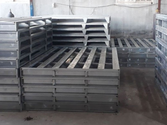 Lựa chọn và sử dụng pallet kim loại hiệu quả