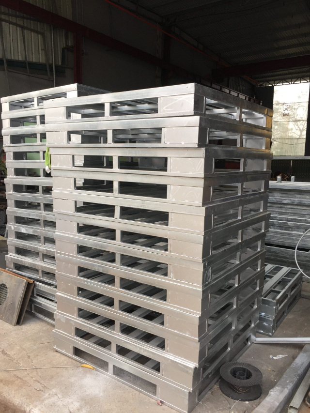 Ứng dụng của pallet kim loại