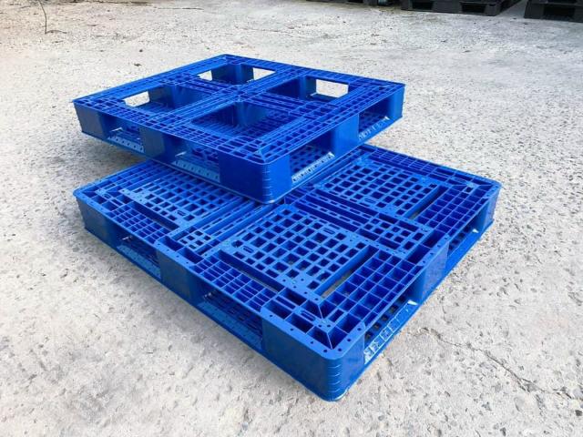Pallet 1 mặt chân hình chữ nhật chắc chắn