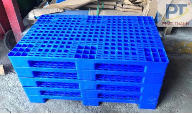 Pallet nhựa mặt hở