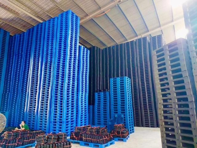 Pallet nhựa tại Hưng Yên