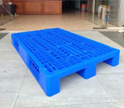 Pallet nhựa liền khối mặt hở màu xanh 1200x800x150mm